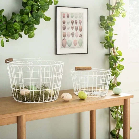 Small White Metal/Wood handle Hearth & Hand basket - Picture 5 of 11